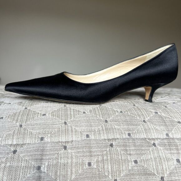 Michael Kors Black Satin Kitten Heel Pump Women 7 Pointed Toe Classic Minimalist - Picture 1 of 14